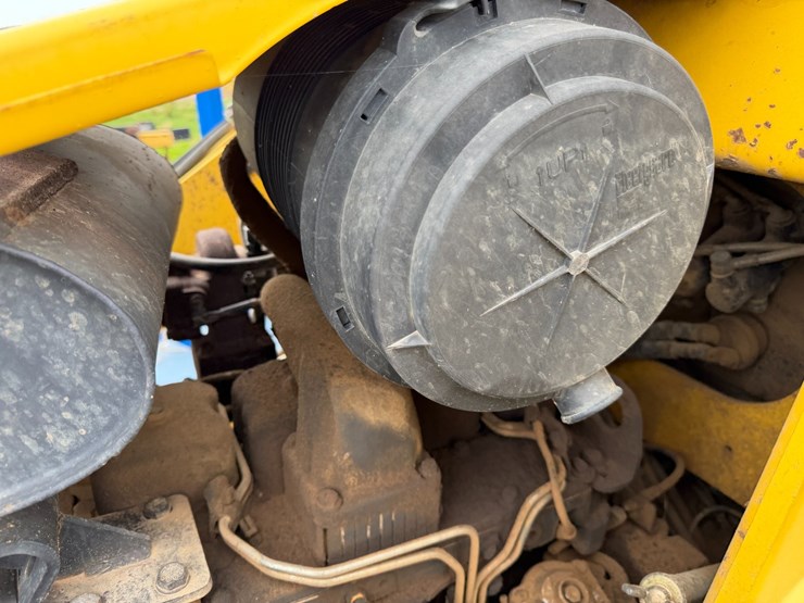 new-holland-lb75b-image-81