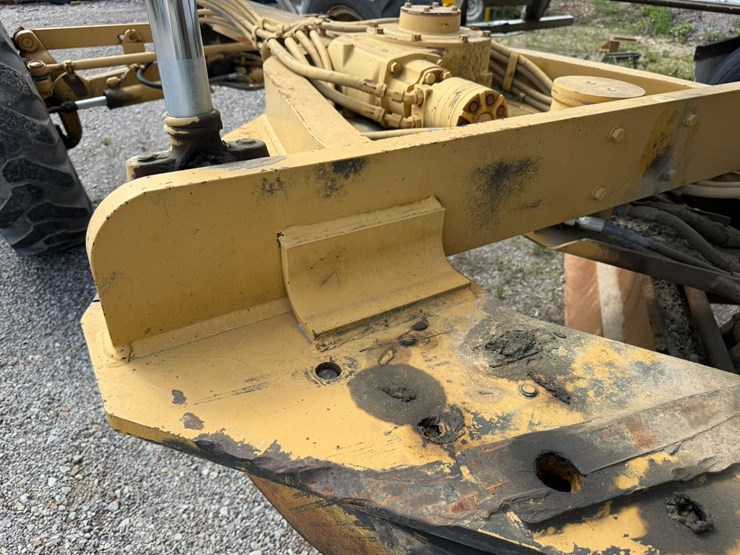 caterpillar-12h-image-44