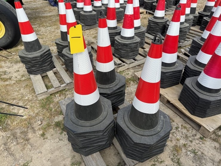25-traffic-cones-image-1
