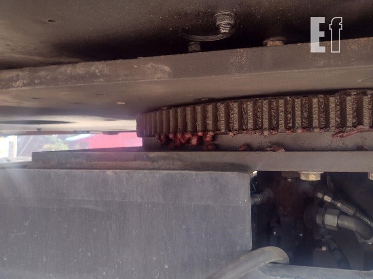 2013-jlg-800s-image-18