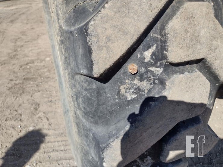 2004-jlg-g6-42a-image-26