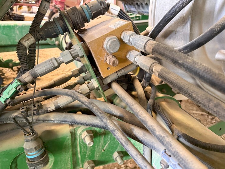 john-deere-1720-image-104