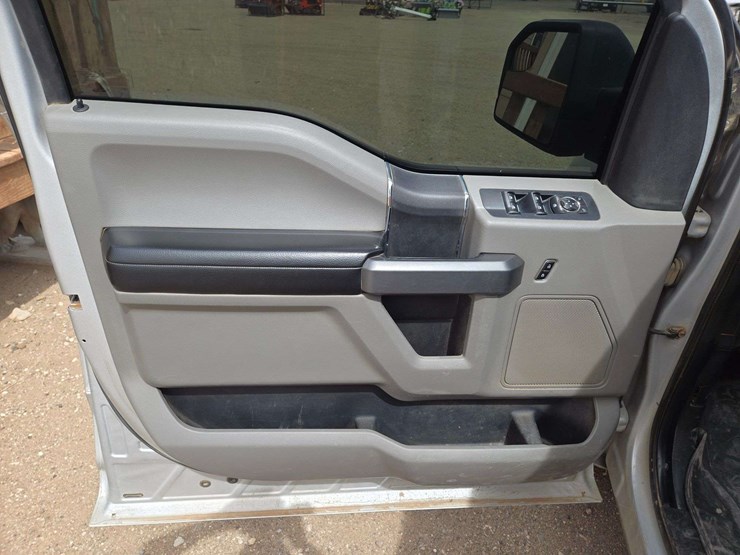 2016-ford-f150-image-11