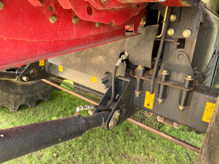 2016-case-ih-8240-image-57