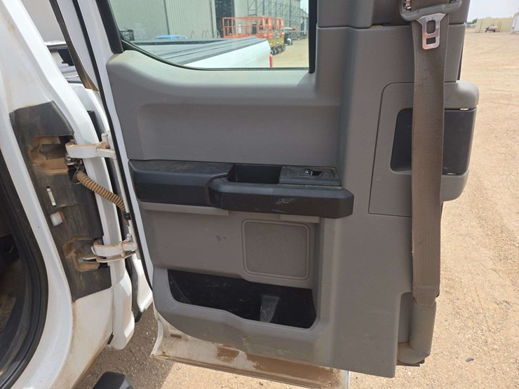 2017-ford-f250-xl-image-8