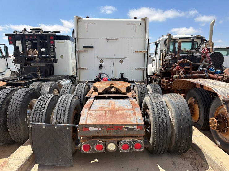 2000-peterbilt-379-image-6