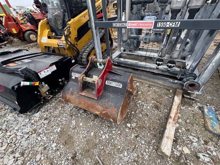 36"-digging-bucket-image-5