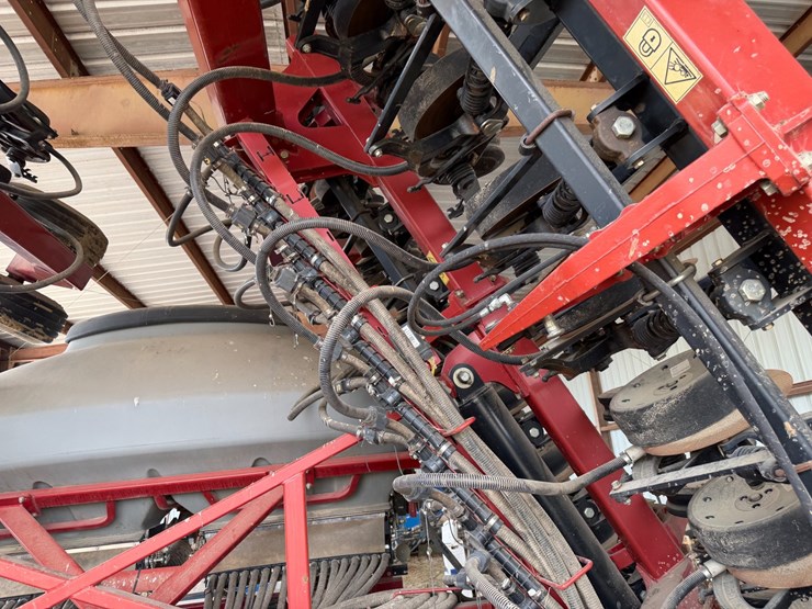 2014-case-ih-36-image-51