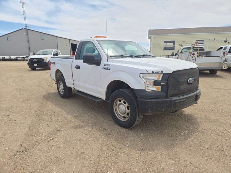2017-ford-f150-xl-image-2