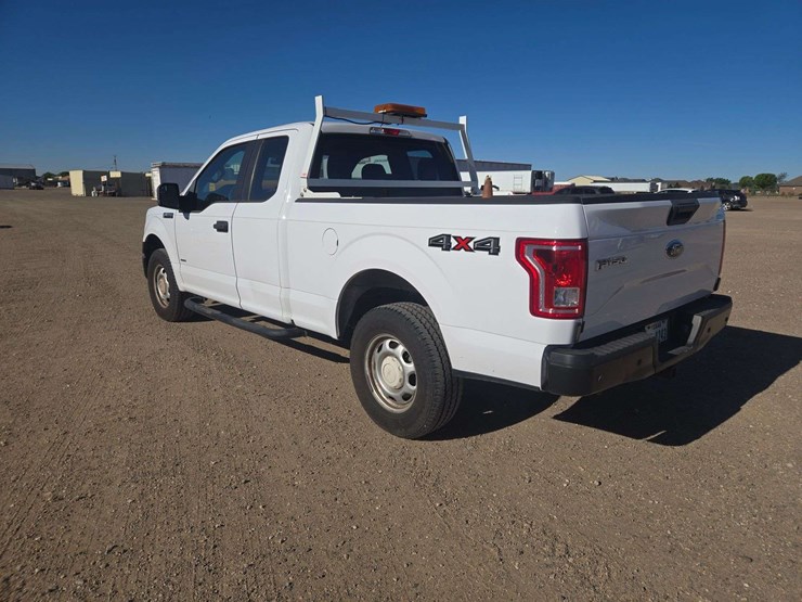 2015-ford-f150-xlt-image-4