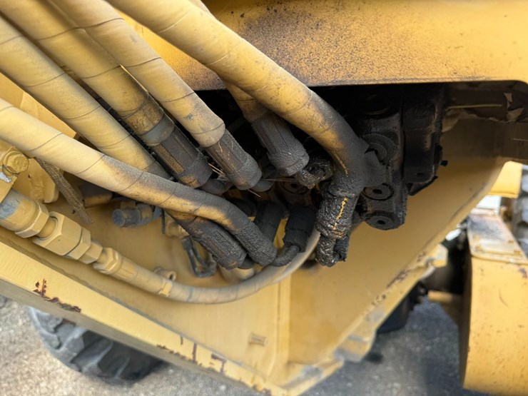 caterpillar-12h-image-52