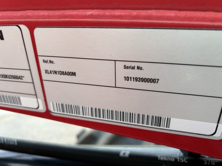 2020-massey-ferguson-5711-image-24