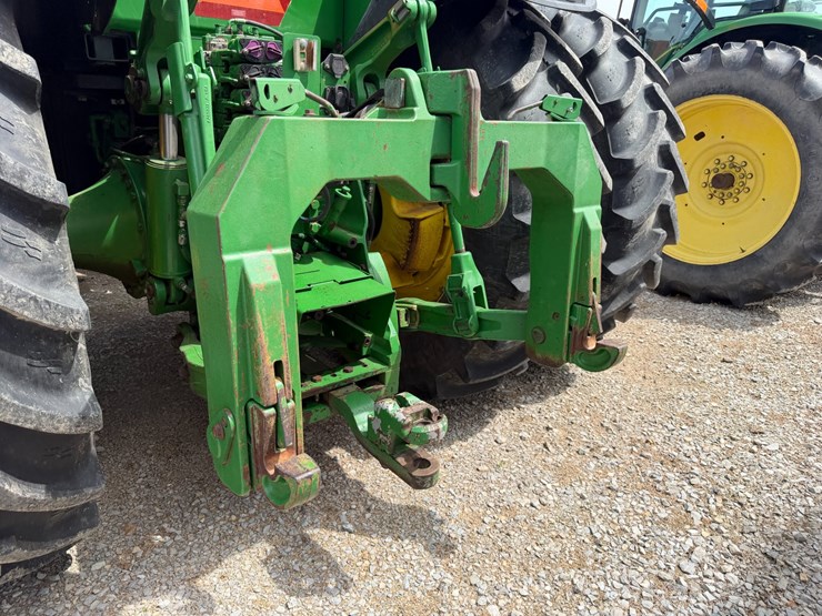 2013-john-deere-8335r-image-26