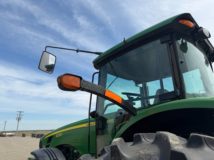 2007-john-deere-8230-image-24