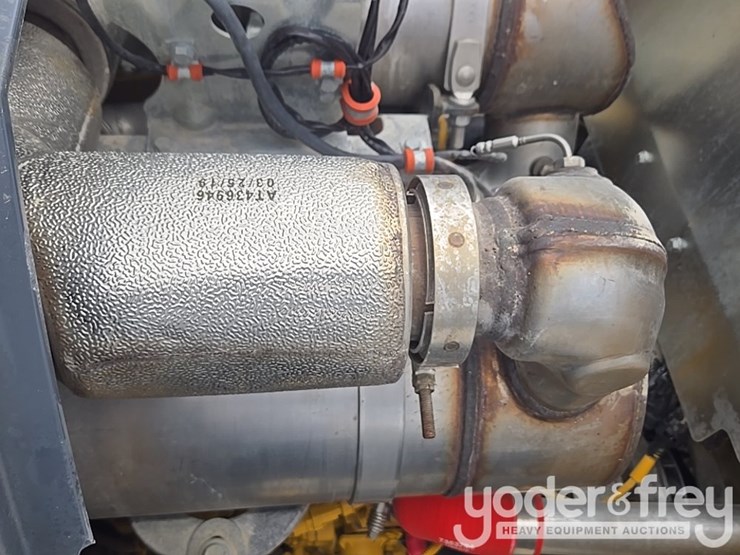 2019-deere-310l-image-52