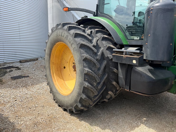 2013-john-deere-8335r-image-10