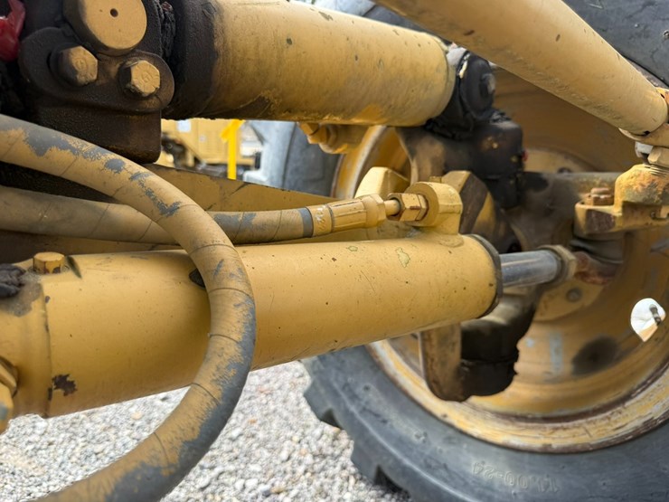 caterpillar-12h-image-34