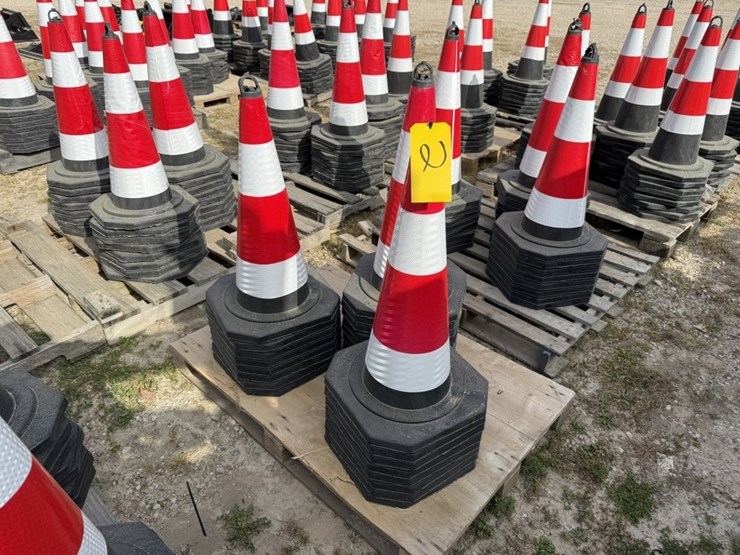 25-traffic-cones-image-1