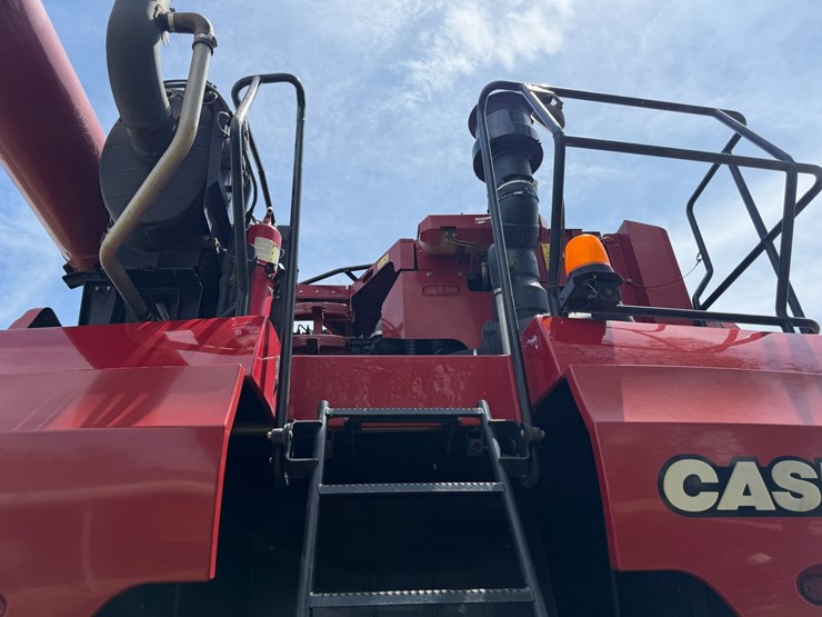 2016-case-ih-8240-image-84