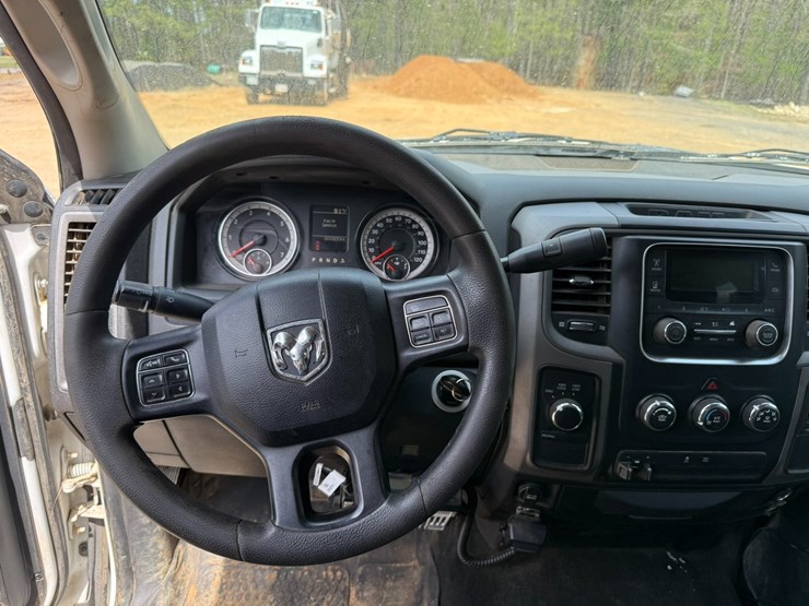 2016-dodge-2500-image-61