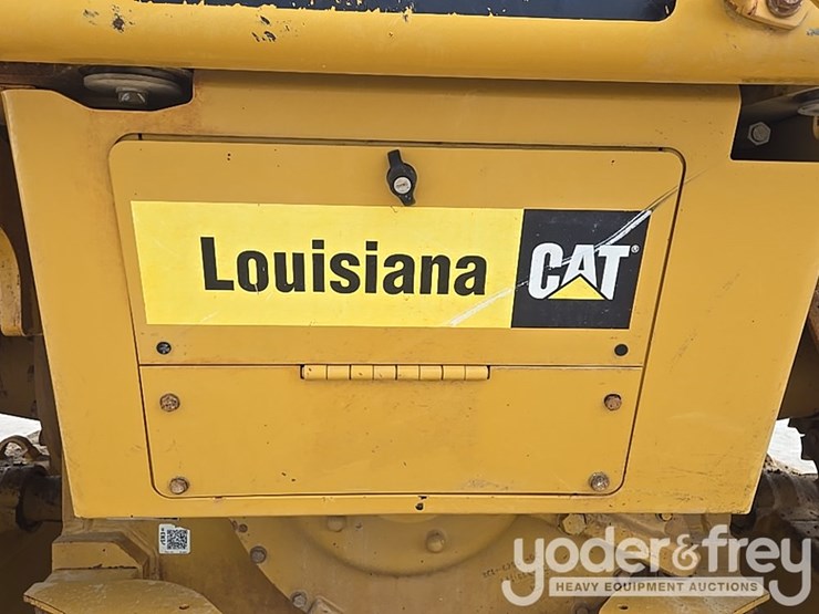 2016-caterpillar-d6n-image-43