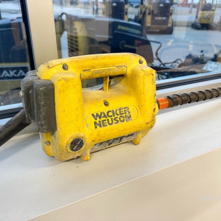 Wacker M2000 Concrete Vibrator