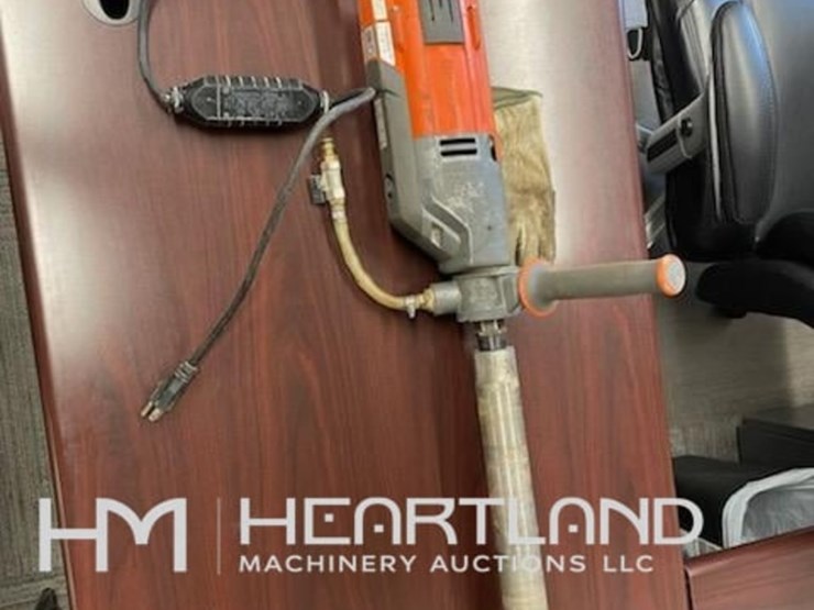 husqvarna-dm220-concrete-core-drill-image-1