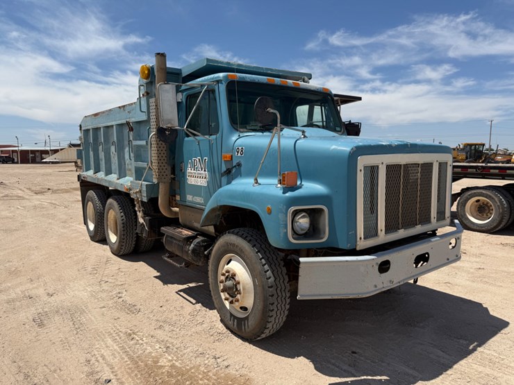 1999-international-2674-image-3