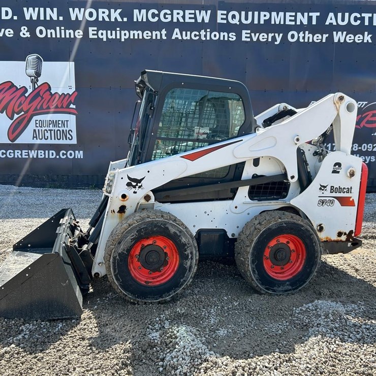 2019 BOBCAT S740
