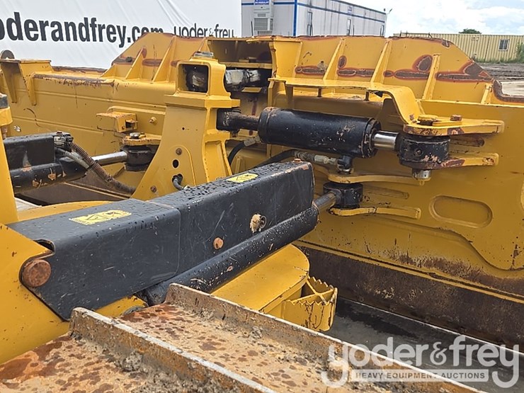 2016-caterpillar-d6n-image-34