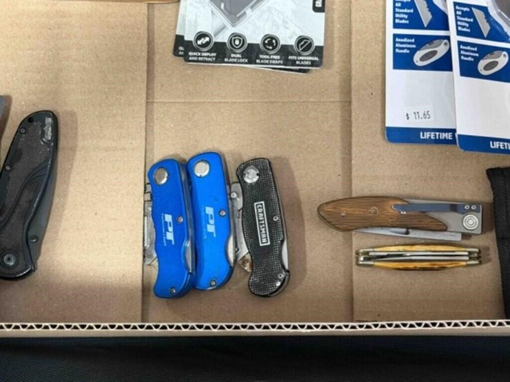 box-of-box-knifes-and-blades-image-5