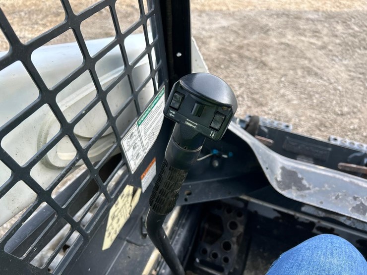 2019-bobcat-t595-image-24