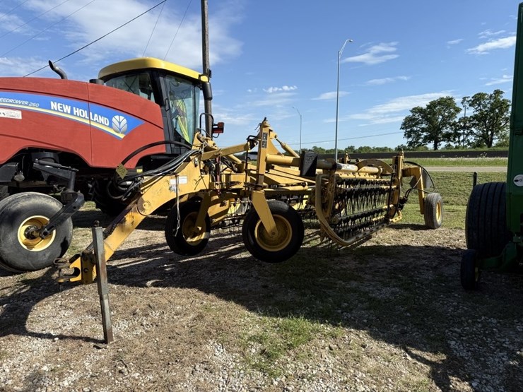 2006-vermeer-r2300-image-1