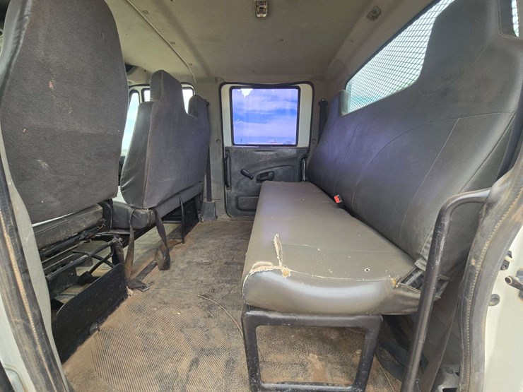 2011-international-7400-image-14