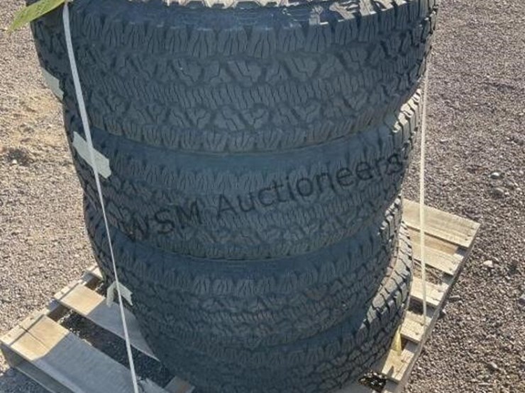 (4)-goodyear-wrangler-265/70r18-tires-image-2