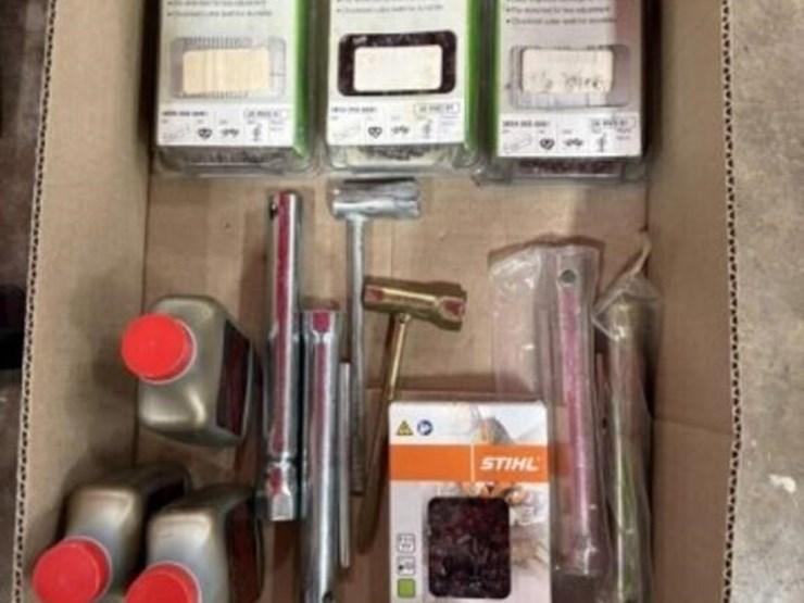 4---20"-steel-chains,-chain/bar-tightener,-2-image-2