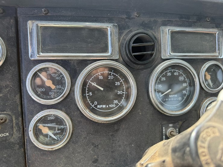 1995-ford-lt9000-image-66