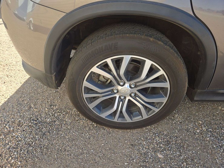 2017-mitsubishi-outlander-image-8