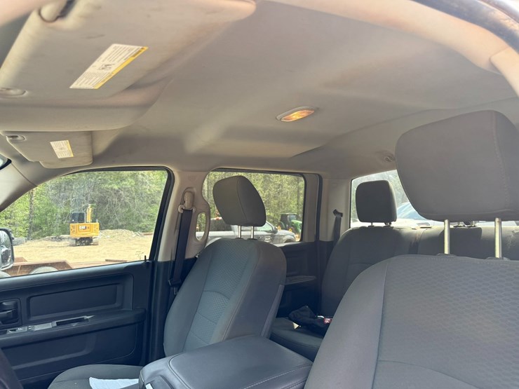 2016-dodge-2500-image-57