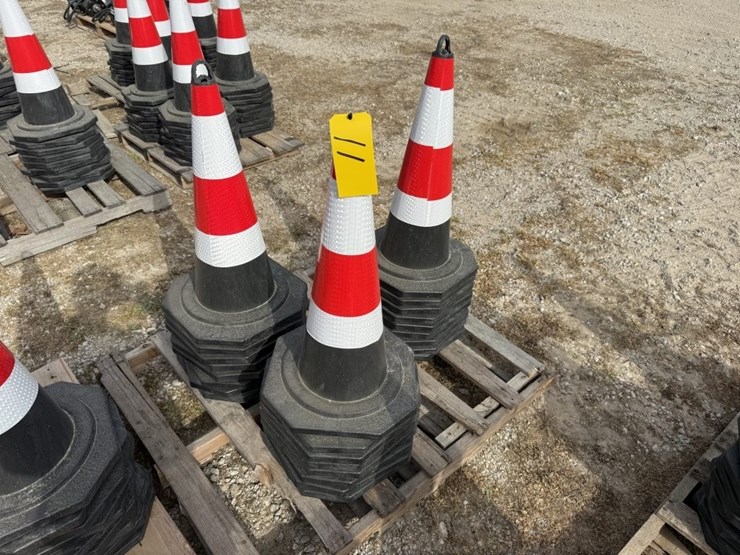 25-traffic-cones-image-1