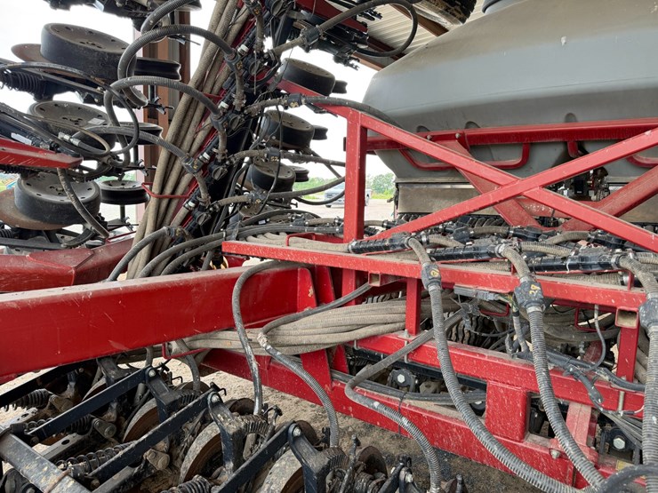 2014-case-ih-36-image-54