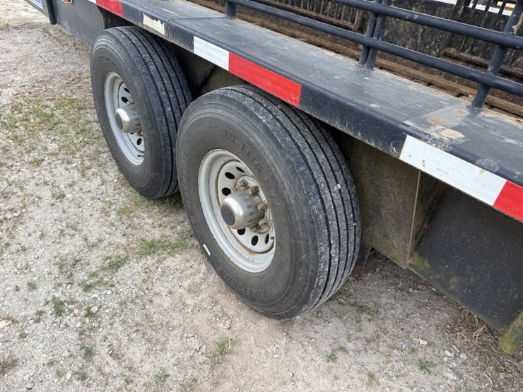 2003-gooseneck-24-ft-image-8