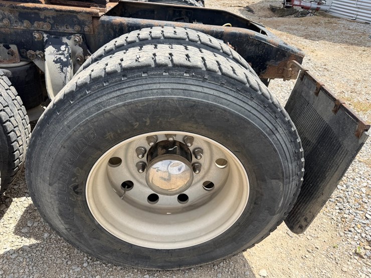 2006-sterling-l9500-image-6