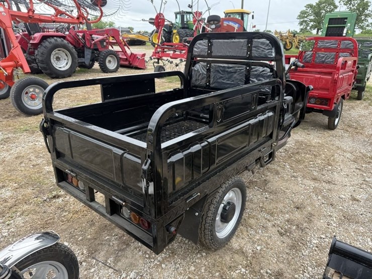 iranch-3-wheel-dump-cart-2026-image-3