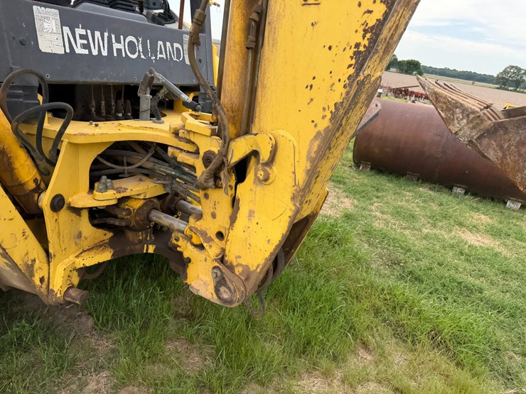 new-holland-lb75b-image-30