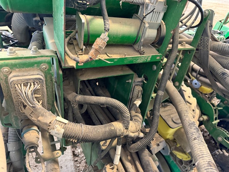 john-deere-1720-image-105