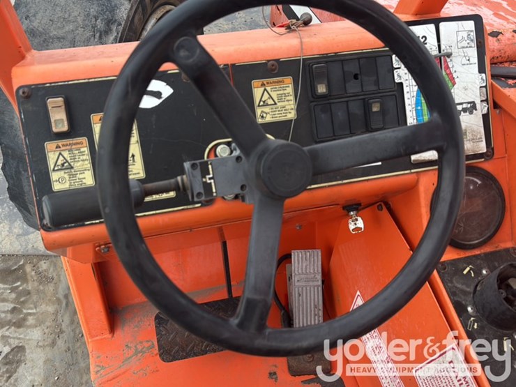 2013-sky-trak-8042-image-43