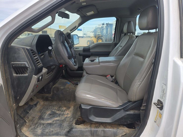 2017-ford-f150-xl-image-10