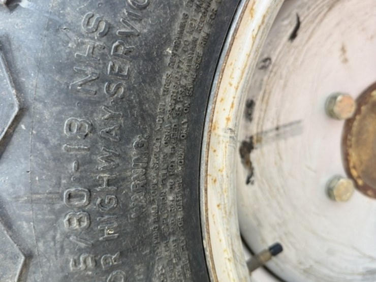 2018-mahindra-4530-image-18