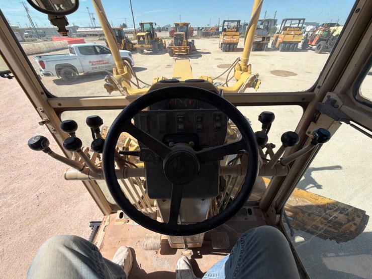 2007-caterpillar-140h-image-15